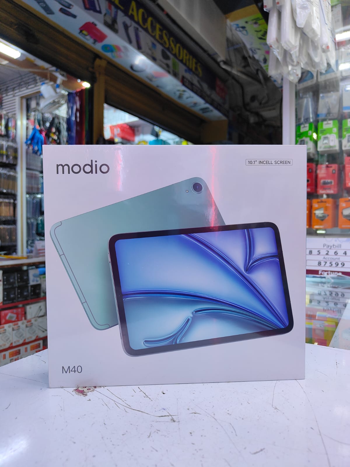 Modio M40 Tablet with Keyboard and mouse